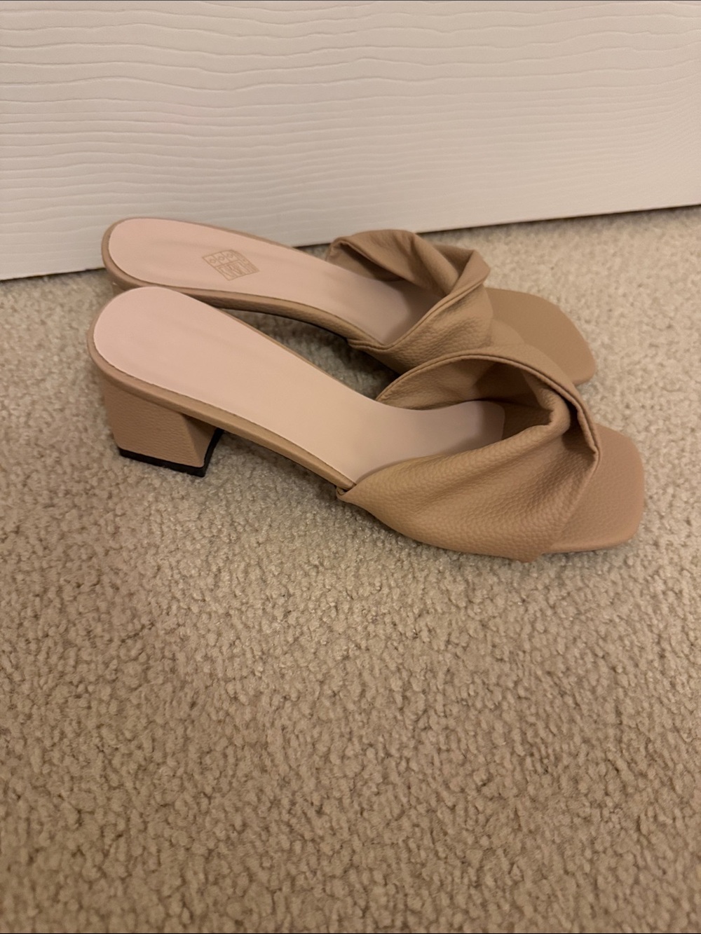 Women’s Neutral Tan Knot Slide Heels